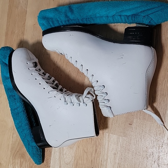 Vintage Jackson Ice Skates - Picture 4 of 12